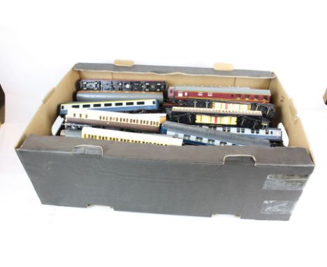 56 OO gauge items of rolling stock, all coaches, to include Hornby, Grafar, Lima, Triang etc, various lines and in vg conditi