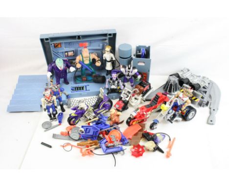 Quantity of playworn Galoob Biker Mice From Mars, to include 10 x figures featuring Throttle, Vinnie, Modo,  Dr Karbunkle &am