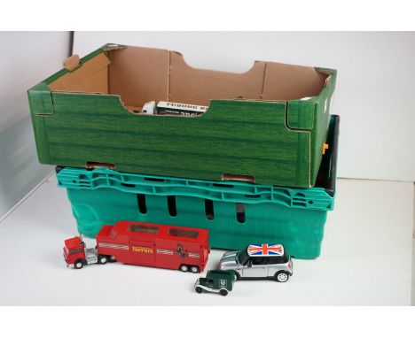 Collection of diecast models to include Majorette, Matchbox, Corgi etc featuring commercial,  construction and road examples 