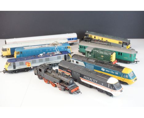 24 OO gauge locomotives to include Lima, Triang and Hornby, condition varies 