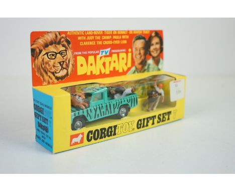 Boxed Corgi Gift Set 7 Daktari Land Rover 109 WB with figures and animals diecast model, complete and near mint with Woolco p