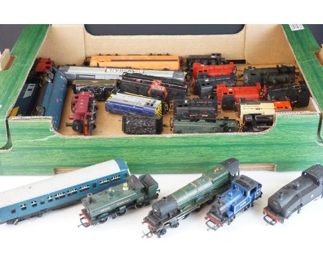 24 OO gauge locomotives to include Lima, Triang and Hornby, condition varies 