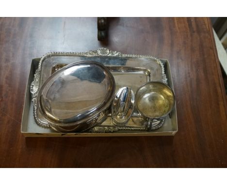 A small collection of silverplate, to include an Old Sheffield plate caddy. (4) 