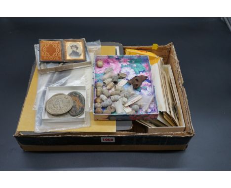 US Civil War:&nbsp;an interesting group of items and artifacts, to include a portrait photograph, bullets; musket balls; badg