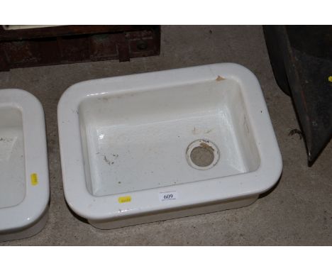 A small Twyfords hand basin AF