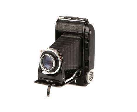 A Voigtlander Bessa Rangefinder Camera, 1935, black, with Voigtlander Color-Heliar f/3.5 105mm lens, serial no. 2800445,  bod