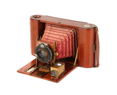 A J. Lizars Challenge Dayspool Tropical Roll Film Camera, 1905, teak, serial no. 1185C, with Aldis Anastigmat No.2A f/6.3 6.5