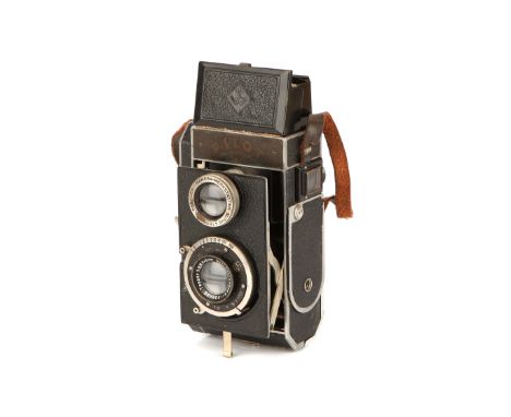 A KameraWerkstatten Pilot Reflex Camera, 1931-37, with Carl Zeiss Jena Tessar f/2.8 50mm lens, serial no. 1309498, body, G, s