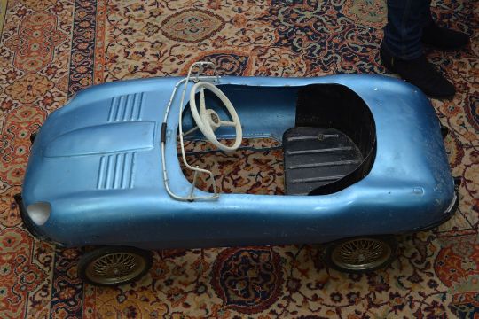 e type pedal car