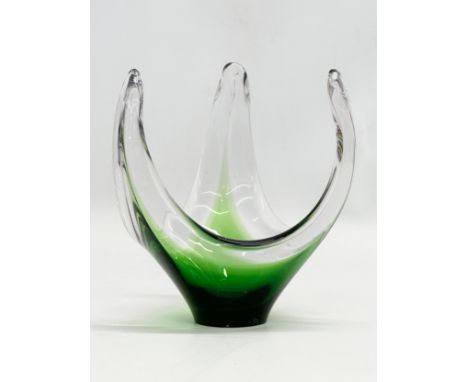 A Swedish glass bowl. Attributed to Jan Johansson for Orrefors. 14x14x16cm. 