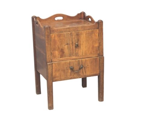 A George III mahogany bedside cabinet / pot cupboard / commode. 53x47x76cm 