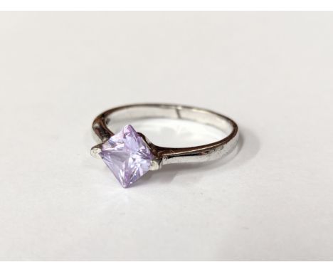 A silver ring. Total weight 2.6g 