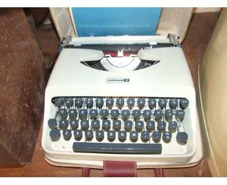 UNDERWOOD 18 TYPEWRITER