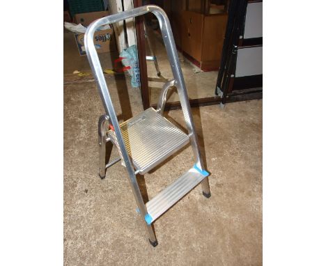 BELDRAY ALLOY 2 STEP FOLDING STEP LADDER