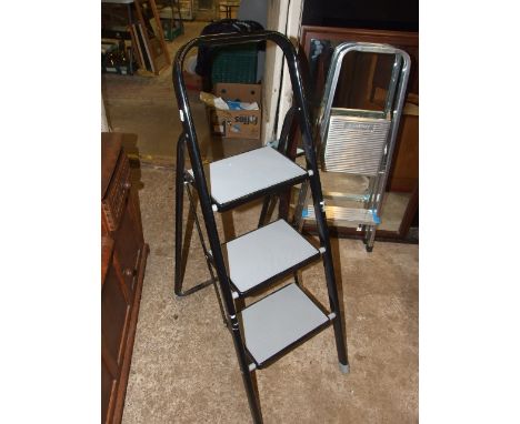 STEEL 3 STEP FOLDING STEP LADDER