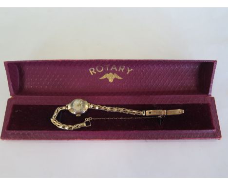 A 9ct yellow gold Rotary ladies bracelet wristwatch, manual wind, running order, total weight approx 14 grams 