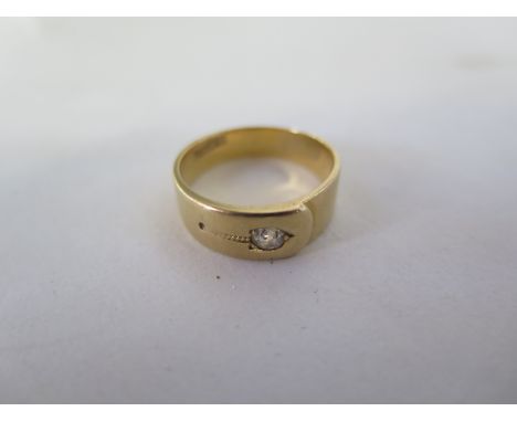 An 18ct yellow gold diamond ring, size R, approx 5.4 grams, general usage marks, no damage 