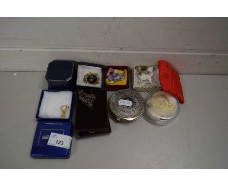 QUANTITY OF JEWELLERY BOXES, SILVER METAL COMPACT WITH EGYPTIAN SCENE ETC