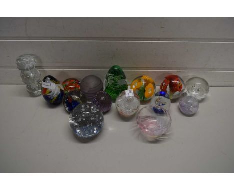 QUANTITY OF PAPERWEIGHTS INCLUDING CAITHNESS 'SUMMER HAZE' EXAMPLE AND STAR WATCH SILVER