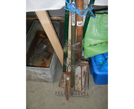 A quantity of tools.