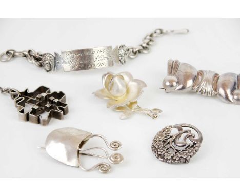 A collection of 925 silver jewellery. To include an Italian hollow abstract brooch, signed GIANO, width 55mm, an ID bracelet 