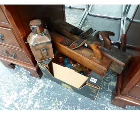 A QUANTITY OF COLOURED GLASS SALTS TOGETHER WITH TWO VINTAGE WOOD PLANES AND A SHIPS LANTERN LIGHT. 