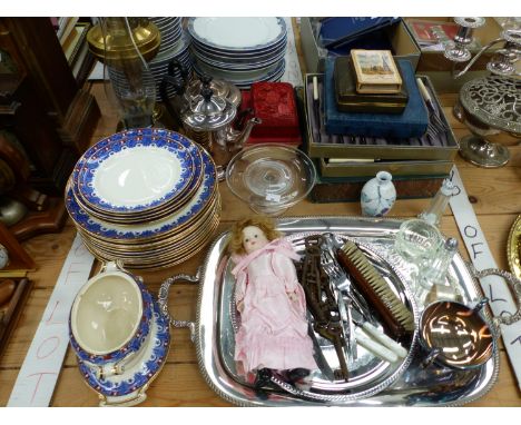 TWO OIL LAMPS, ELECTROPLATE TEA POTS, CUTLERY, BOOKS, KEYS, A DOLL AND A RIDGWAY PART DINNER SERVICE.