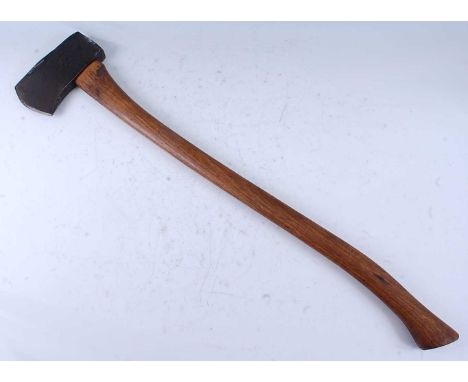 A WW I trench axe, the head dated 1916, 88cm.