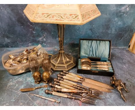 Plated Ware - an E.P.N.S. plated side light;&nbsp; fruit knives and forks;&nbsp; &nbsp;commemorative spoons;&nbsp; etc 