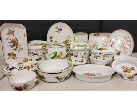 Royal Worcester Evesham - two large tureens and covers;&nbsp; others, various sizes;&nbsp; serving plates;&nbsp; dishes, etc 