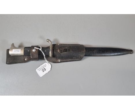 German 2nd World War Solingen Bayonet in metal scabbard with leather frog.&nbsp;(B.P. 21% + VAT)