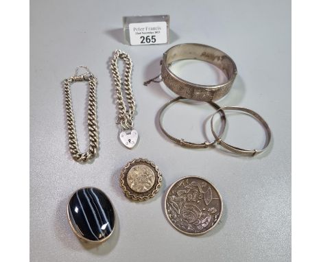 Quantity of assorted silver jewellery to include: bracelets and bangles, chain bracelet with heart padlock, pin brooches, Sco
