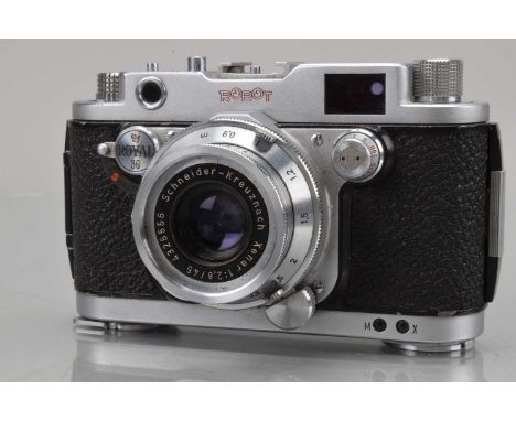 A Robot Royal 36 S Rangefinder Camera,  serial no Z-157700, spring drive working, shutter working, rangefinder functions, top