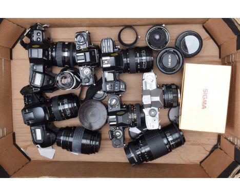 Five Minolta SLR Cameras, a Minolta Dynax 5xi, with Sigma AF-S 28-70mm & Zoom K 70-21mm lenses, Dynax 7000i, with Minolta AF 