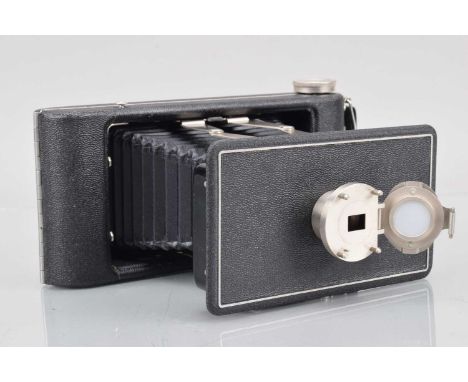A Kodak 16mm Enlarger, enlarges 16mm film onto 616 roll film, body/bellows VG, elements VG