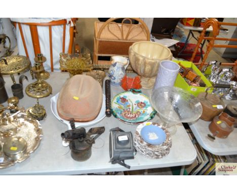 A pottery jug (AF), jardinière on stand, Wedgwood Jasperware plate, Kodak camera etc.