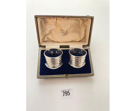 Good pair of boxed engine turned napkin rings. Birmingham 1945. 37gms