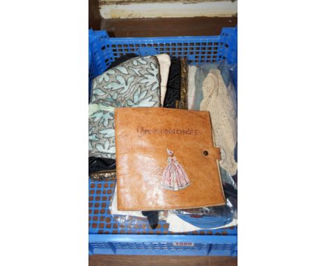 A small quantity of vintage handbags and gloves, to include kid examples. 
