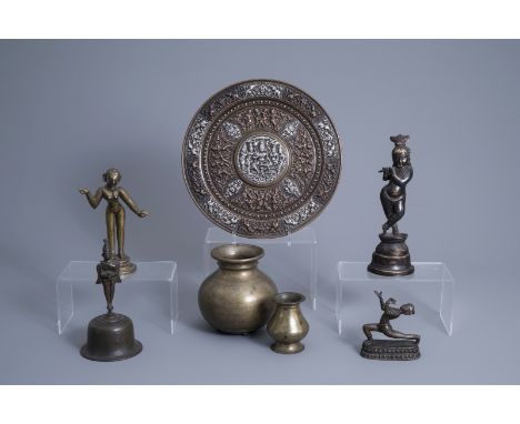 Title: A varied collection of bronze and brass wares, India, 19th/20th C.Description: Dia.: 30,5 cm (the plate)Ê H 24,6 cm (t