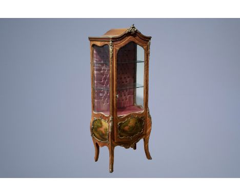 Title: A French veneered wooden bronze mounted Louis XV style display cabinet, 19th/20th C.Description: H 174,5 - L 75,5 - D 