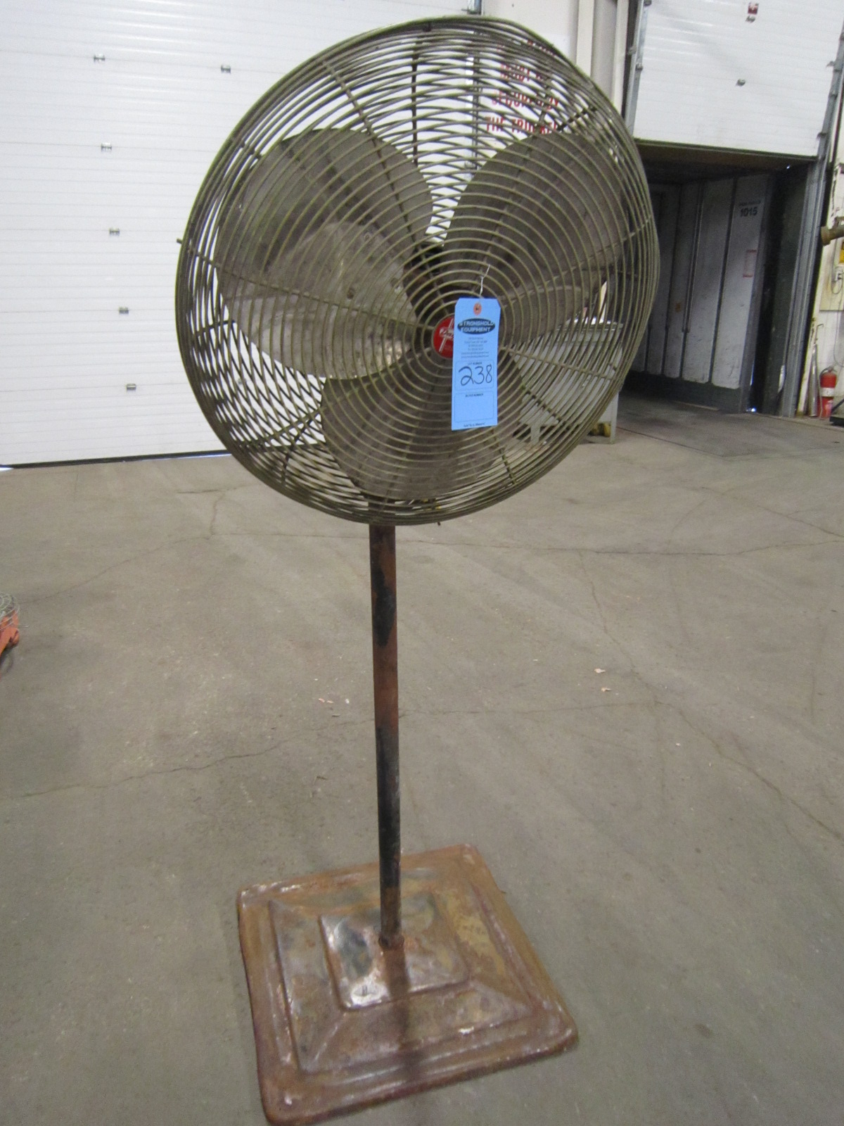 Dayton Oscillating Industrial Shop Fan