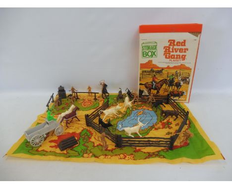 A Marx Toys Red River Gang American Civil War play set (unchecked). 