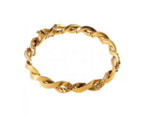 A GOLD ENTWINED BRACELET, C1900  marked 15CT ++Weight 13g, fine quality and condition, fully articulated