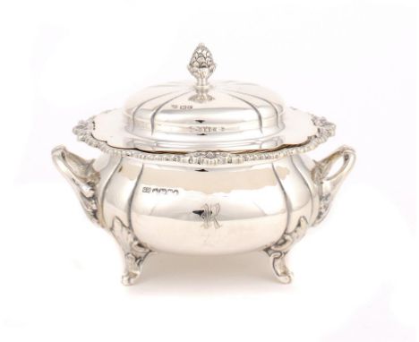 A GEORGE V SILVER MINIATURE TUREEN AND COVER initialled R, 11cm h, by Harrison Brothers & Howson, Sheffield 1934, 15ozs 10dwt