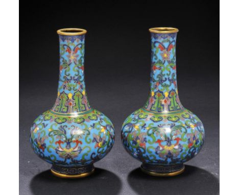 A PAIR OF CHINESE CLOISONNÉ ENAMEL BOTTLE SHAPED VASES, 20TH C 13.5cm h ++In fine condition