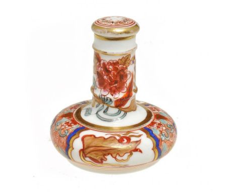 A SPODE KAKIEMON STYLE "DUTCH COVERED BOTTLE" AND STOPPER, C1820   5cm h, painted SPODE 868 in red  ++In fine condition with 