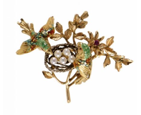 A RUBY, CULTURED PEARL AND GOLD AND ENAMEL BIRD'S NEST BROOCH, LATE 20TH C marked 750 ++Enamel chipped but complete, gross we