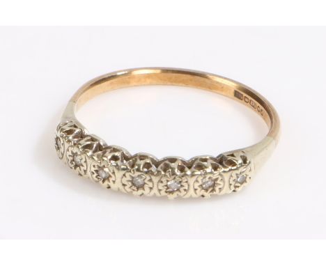 9 carat gold ring set with seven diamond chips, ring size M, 1.6g