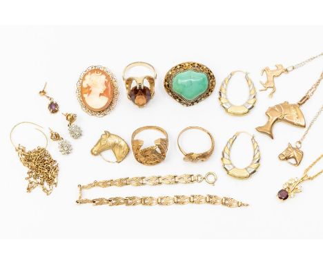 A collection of 9ct gold jewellery to include equine related jewellery, two horse pendants on fine chains and a horse head br