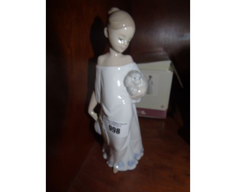 A Nao figure 'Together in the Countryside' €20-30